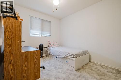 1055 Jasmine Road, Kelowna, BC - Indoor Photo Showing Bedroom
