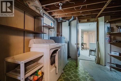 1055 Jasmine Road, Kelowna, BC - Indoor Photo Showing Laundry Room