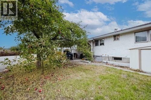 1055 Jasmine Road, Kelowna, BC - Outdoor