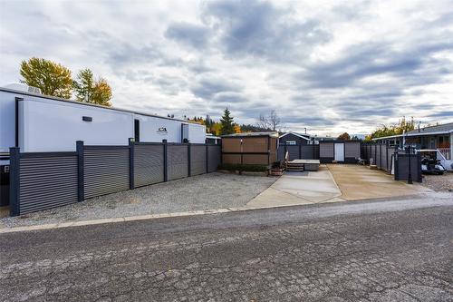 332-415 Commonwealth Road, Kelowna, BC - Outdoor