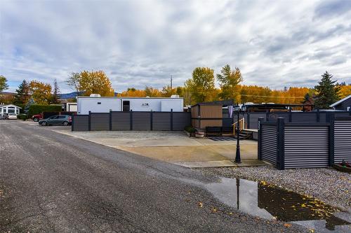 332-415 Commonwealth Road, Kelowna, BC - Outdoor