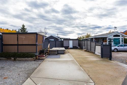 332-415 Commonwealth Road, Kelowna, BC - Outdoor