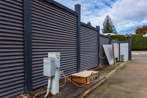 332-415 Commonwealth Road, Kelowna, BC - Outdoor