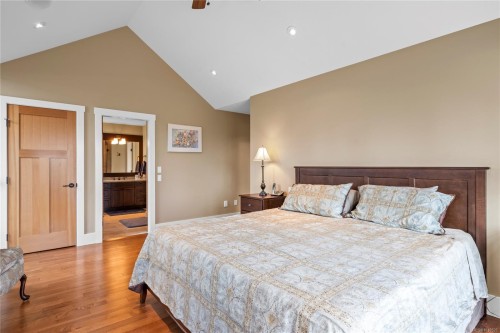 942 Bluffs Dr, Qualicum Beach, BC 