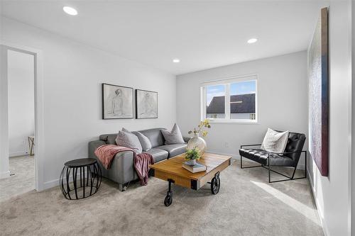 102 Butterfly Way, Winnipeg, MB - Indoor Photo Showing Living Room