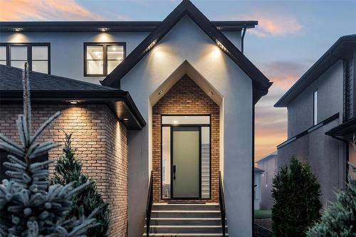 102 Butterfly Way, Winnipeg, MB - Outdoor