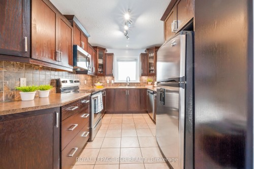 121 Fleming Way, Shelburne, ON - Indoor Photo Showing Kitchen