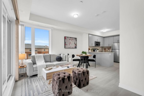 36-3409 Ridgeway Drive, Mississauga, ON - Indoor Photo Showing Living Room