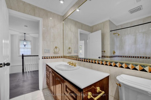 312 Dalewood Drive, Oakville, ON - Indoor Photo Showing Bathroom
