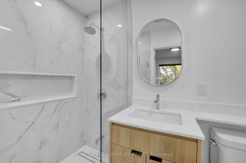 312 Dalewood Drive, Oakville, ON - Indoor Photo Showing Bathroom
