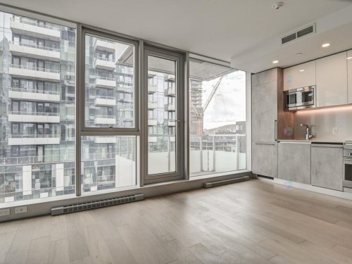 Salon - 1614-1400 Boul. René-Lévesque O., Montréal (Ville-Marie), QC - Indoor