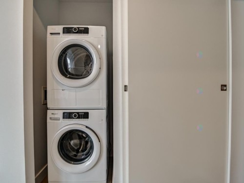 Salle de lavage - 1614-1400 Boul. René-Lévesque O., Montréal (Ville-Marie), QC - Indoor Photo Showing Laundry Room