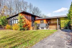 2055 Rue du Vermont  Sherbrooke (Les Nations), QC J1J 1G9