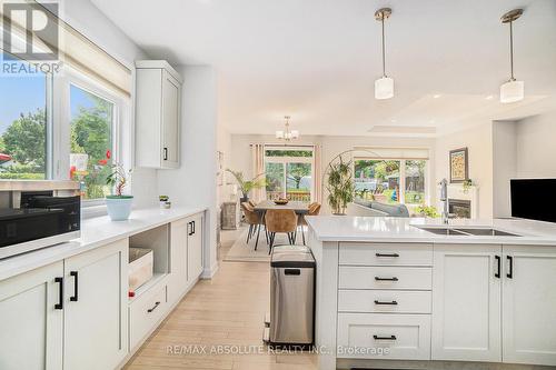 29 Mac Beattie Drive S, Arnprior, ON - Indoor Photo Showing Kitchen