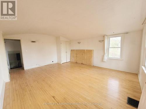 4209 Bath Road, Kingston, ON - Indoor Photo Showing Other Room