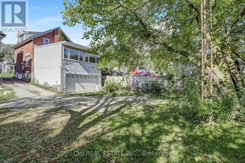 135 Madison Avenue S, Kitchener, ON - Outdoor