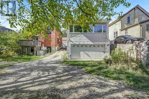 135 Madison Avenue S, Kitchener, ON - Outdoor