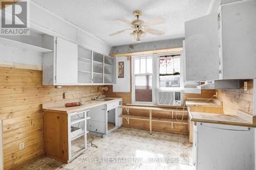 135 Madison Avenue S, Kitchener, ON - Indoor