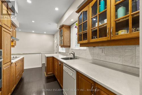 50 Gledhill Crescent, Hamilton, ON - Indoor Photo Showing Kitchen