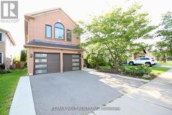7374 BLACK WALNUT TRAIL  Mississauga, ON L5N 7L8