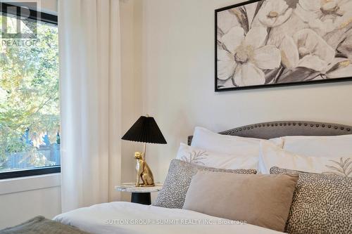 1688 Missenden Crescent, Mississauga, ON - Indoor Photo Showing Bedroom