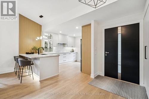 1688 Missenden Crescent, Mississauga, ON - Indoor Photo Showing Kitchen