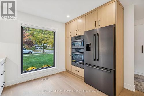 1688 Missenden Crescent, Mississauga, ON - Indoor Photo Showing Kitchen