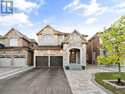 32 LEWIS AVENUE  Bradford West Gwillimbury, ON L3Z 0W9