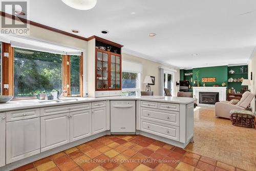 7 Maplecrest Road, Springwater, ON - Indoor Photo Showing Kitchen With Double Sink