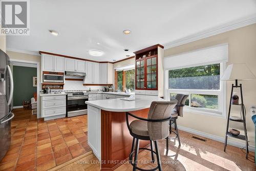 7 Maplecrest Road, Springwater, ON - Indoor Photo Showing Kitchen