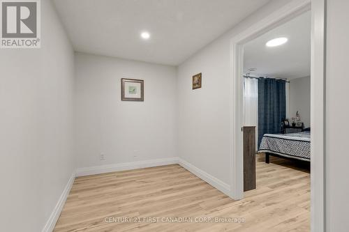 53 - 355 Sandringham Crescent, London South (South R), ON - Indoor Photo Showing Other Room