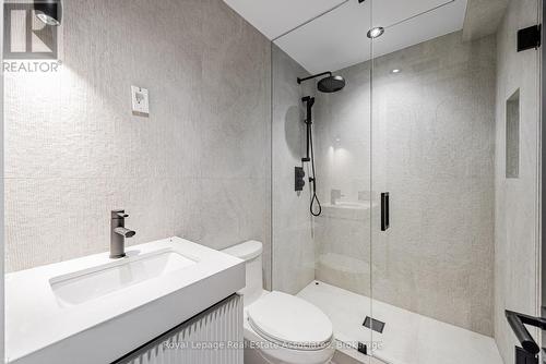953 Halliday Avenue, Mississauga, ON - Indoor Photo Showing Bathroom