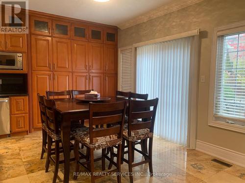 201 Bristol Road E, Mississauga, ON - Indoor Photo Showing Dining Room