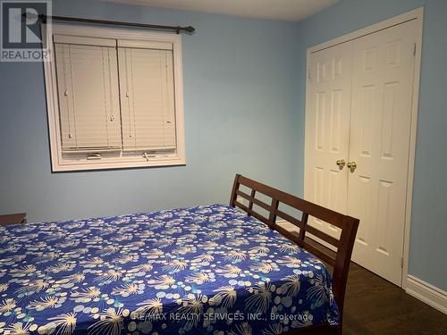 201 Bristol Road E, Mississauga, ON - Indoor Photo Showing Bedroom