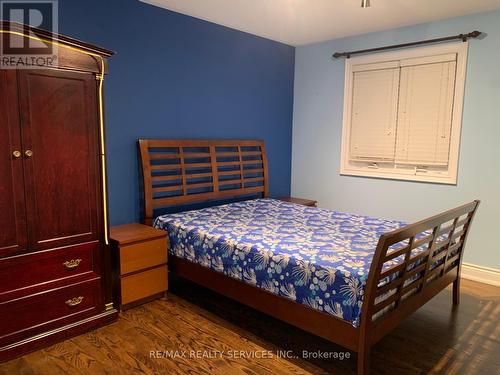 201 Bristol Road E, Mississauga, ON - Indoor Photo Showing Bedroom
