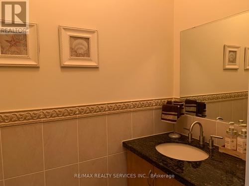 201 Bristol Road E, Mississauga, ON - Indoor Photo Showing Bathroom