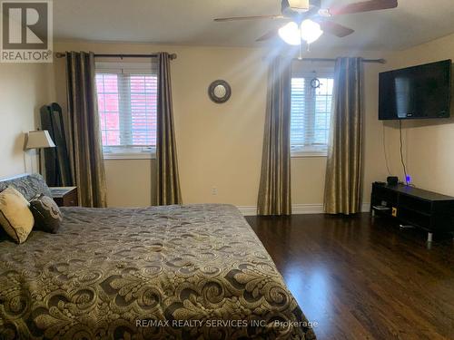 201 Bristol Road E, Mississauga, ON - Indoor Photo Showing Bedroom
