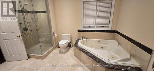 201 Bristol Road E, Mississauga, ON - Indoor Photo Showing Bathroom