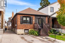 87 FOURTH STREET  Toronto, ON M8V 2Y4