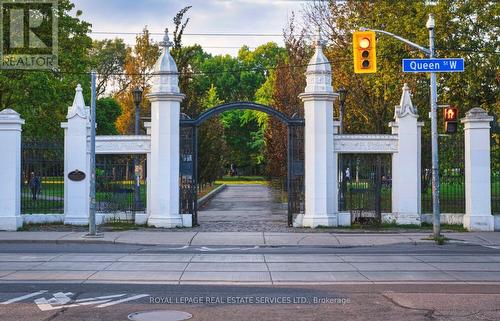 894 College Street, Toronto, ON 