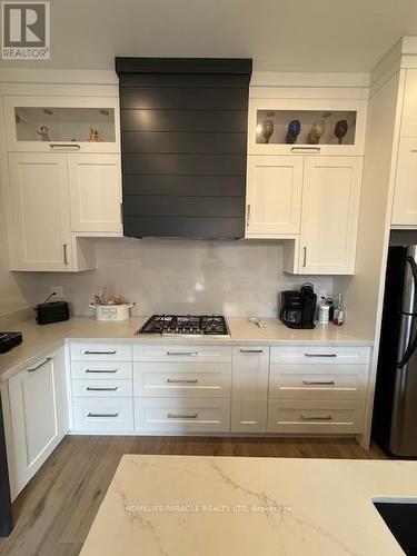 81 Morning Sparrow Drive, Vaughan, ON - Indoor Photo Showing Kitchen