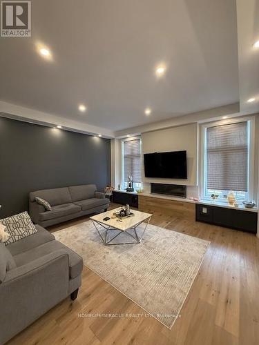 81 Morning Sparrow Drive, Vaughan, ON - Indoor Photo Showing Living Room