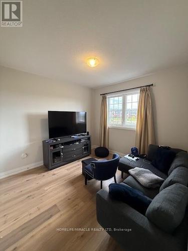 81 Morning Sparrow Drive, Vaughan, ON - Indoor Photo Showing Living Room