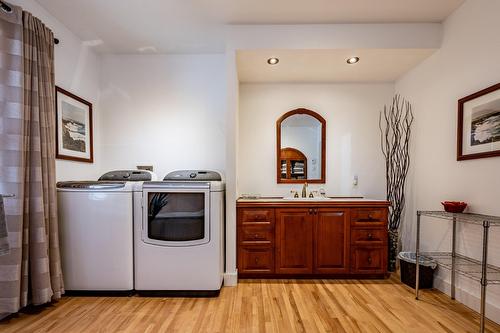 Salle de lavage - 235 Rue De La Madone, Trois-Rivières, QC - Indoor Photo Showing Laundry Room