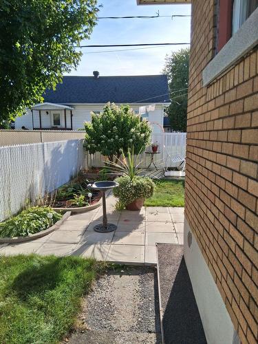 Cour - 235 Rue De La Madone, Trois-Rivières, QC - Outdoor