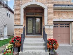 2417 DRESS CIRCLE CRESCENT  Oshawa, ON L1L 0L9