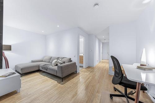 Family room - 14 Place Boulay, Saint-Basile-Le-Grand, QC 