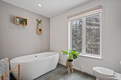 Salle de bains - 4760 Ch. De La Doncaster, Sainte-Adèle, QC - Indoor Photo Showing Bathroom