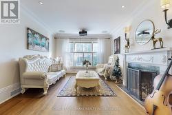 8 KILLARNEY ROAD  Toronto, ON M5P 1L8