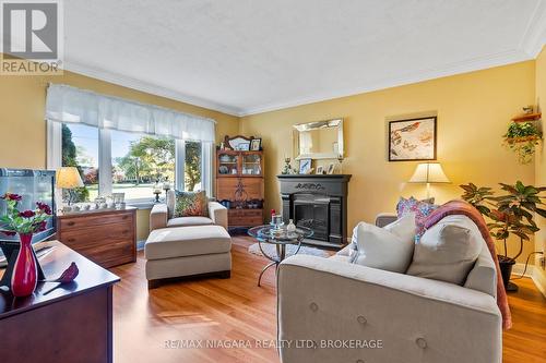 85 Golden Boulevard W, Welland (Lincoln/Crowland), ON - Indoor Photo Showing Living Room With Fireplace